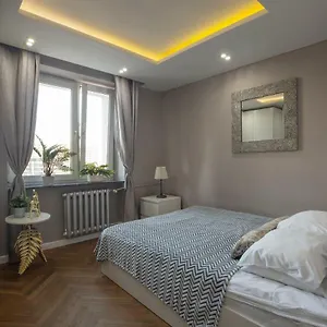 Apartment Little, Warschau