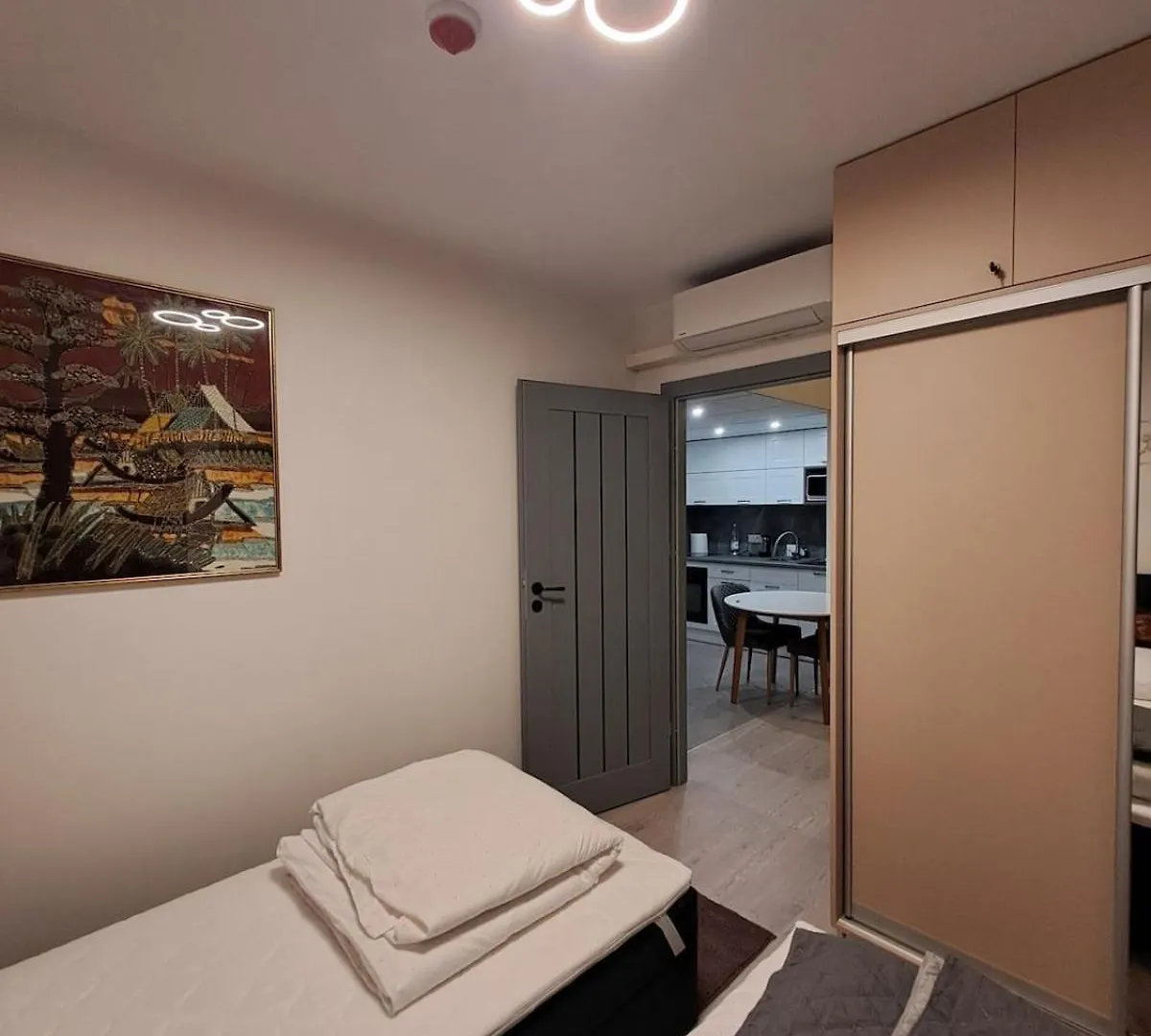 Warsaw Smart Apartment 2