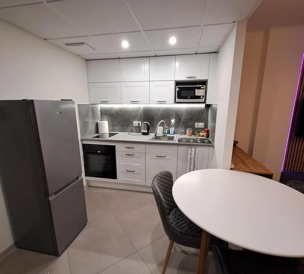 Warsaw Smart Apartment 2