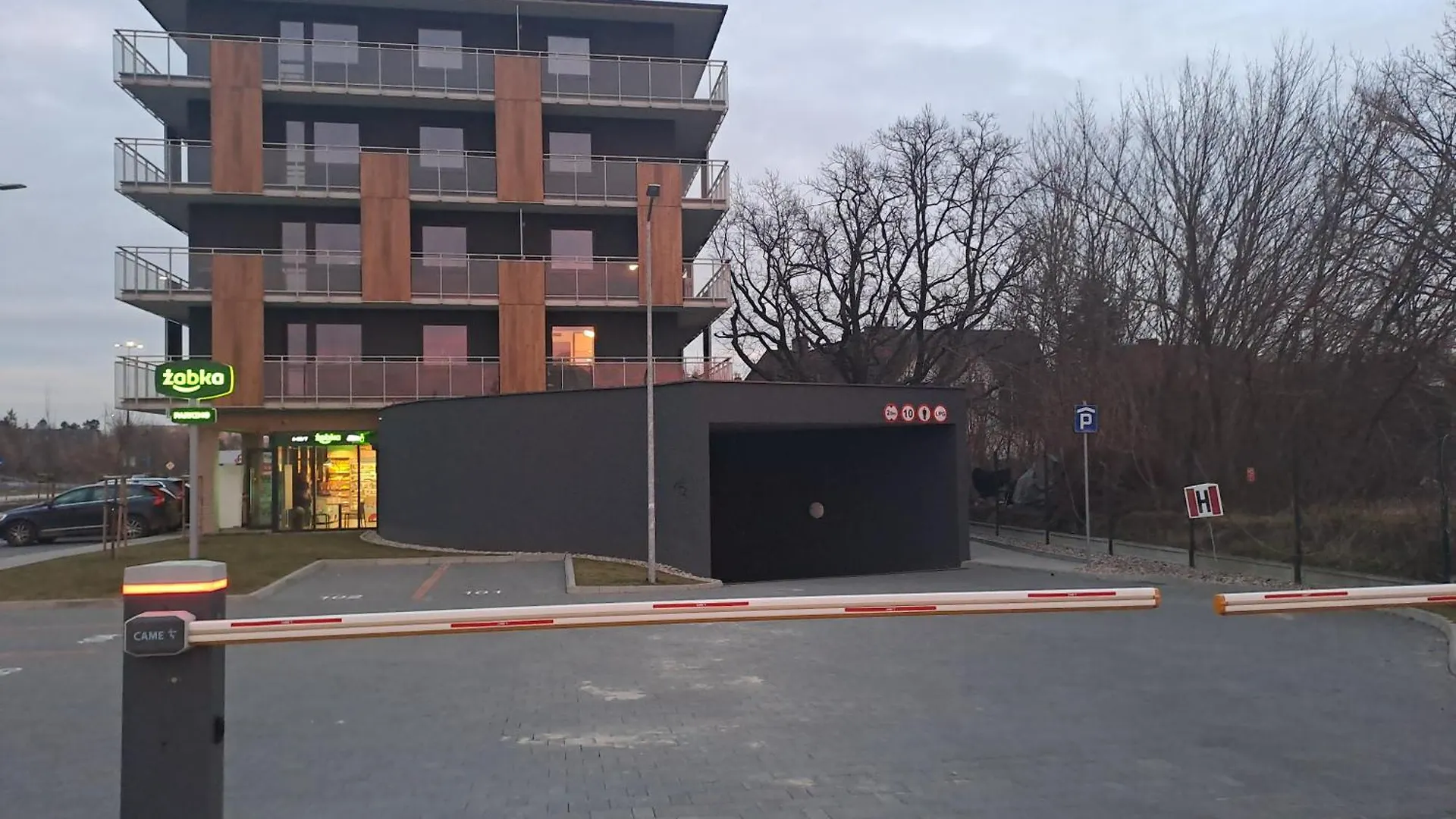 Warsaw Smart Apartment 2