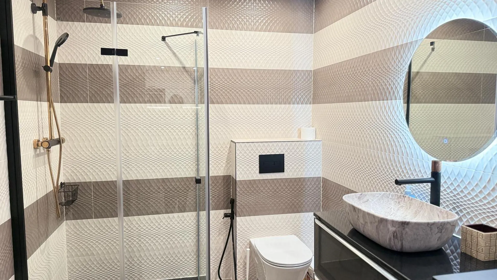 Warsaw Smart Apartment 2